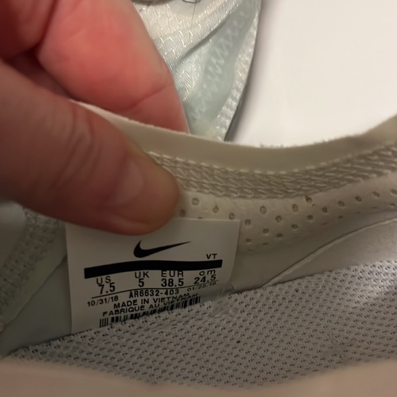 Nike Air VaporMax 2019 women’s “Ghost Aqua” - Picture 11 of 13